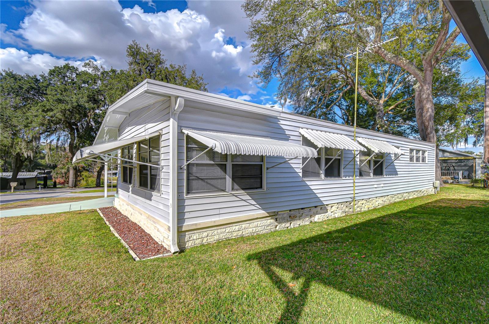 6128 RIDGEWOOD DR — photo 33