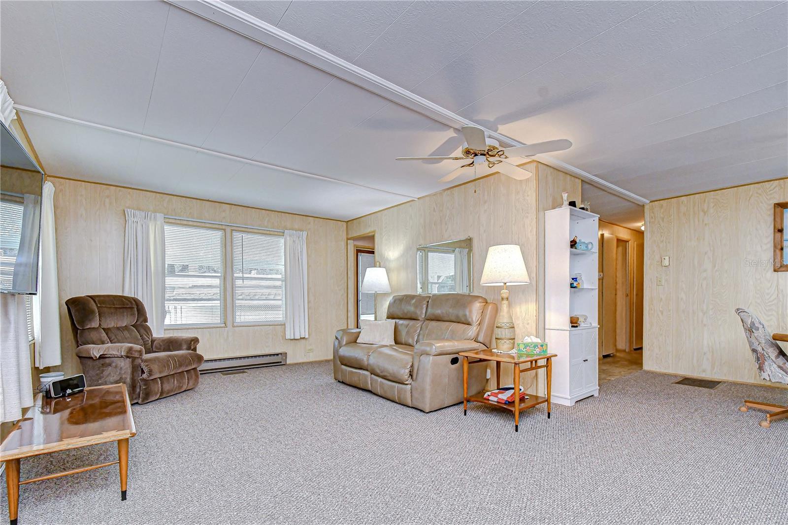 6128 RIDGEWOOD DR — photo 12