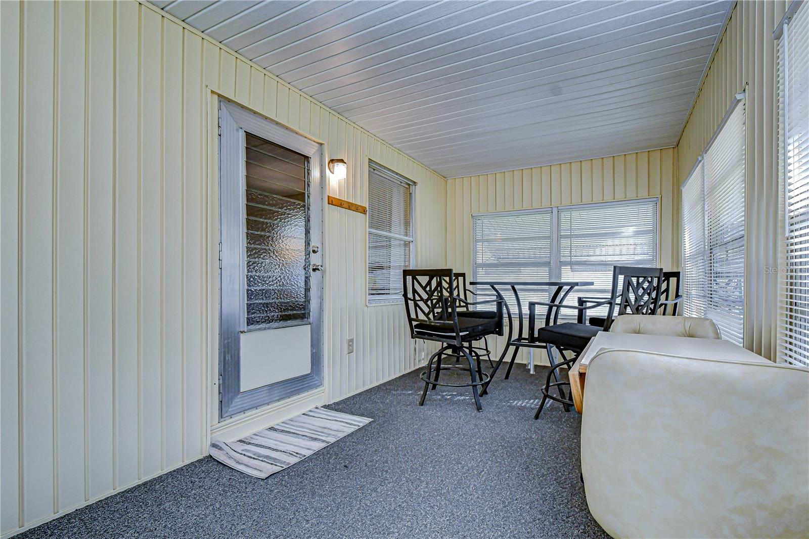 6128 RIDGEWOOD DR — photo 23