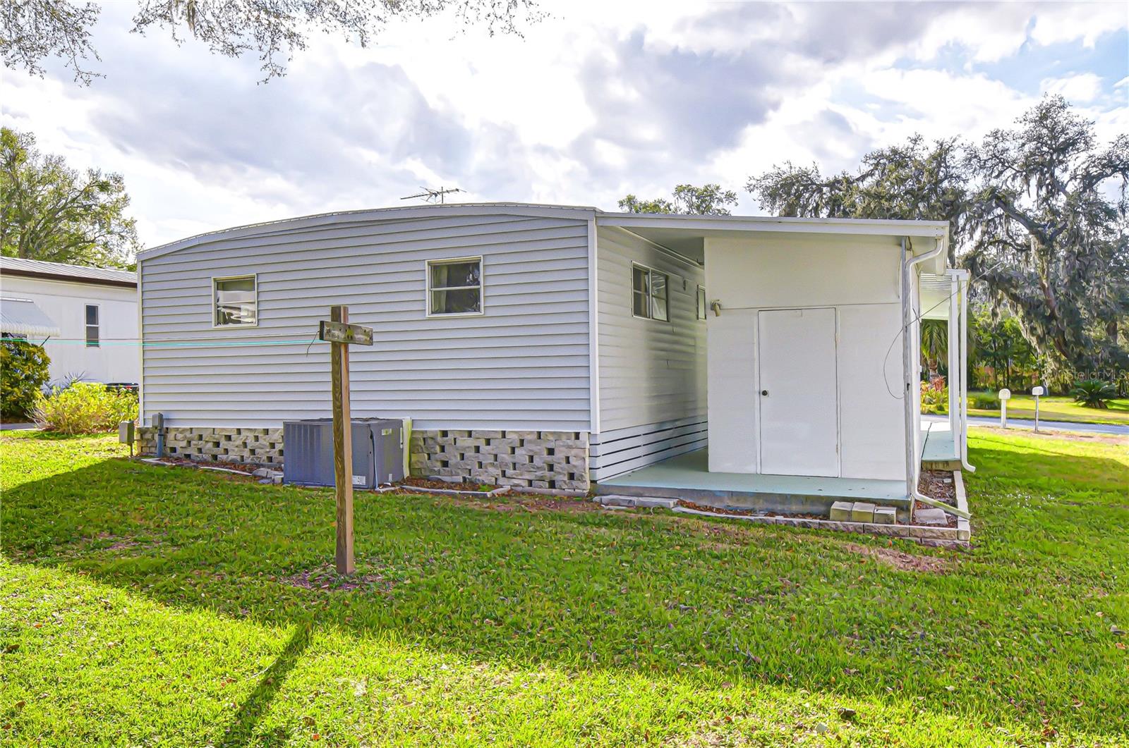 6128 RIDGEWOOD DR — photo 30