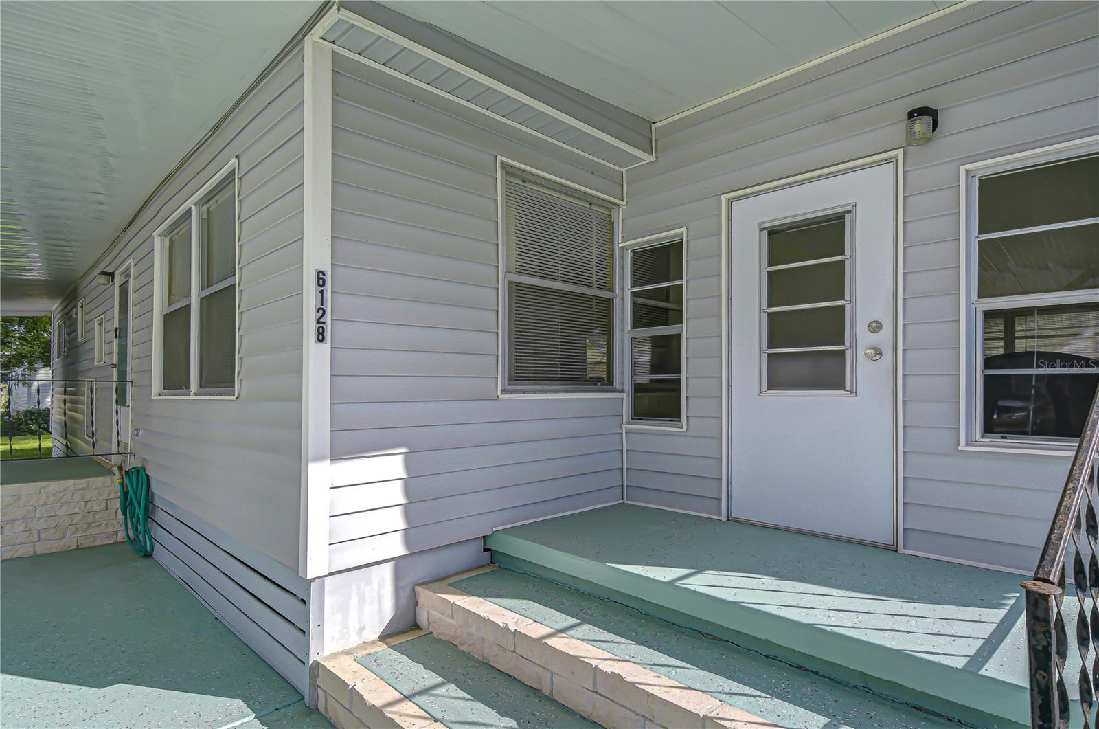 6128 RIDGEWOOD DR — photo 32