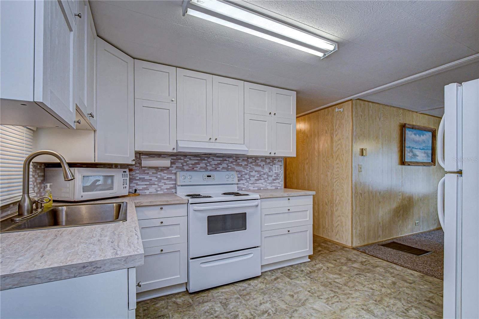 6128 RIDGEWOOD DR — photo 5