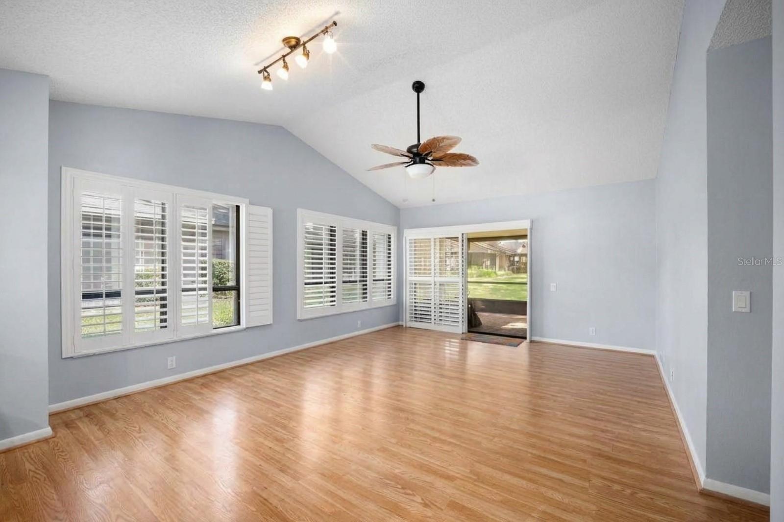 801 OAK PARK PL — photo 18