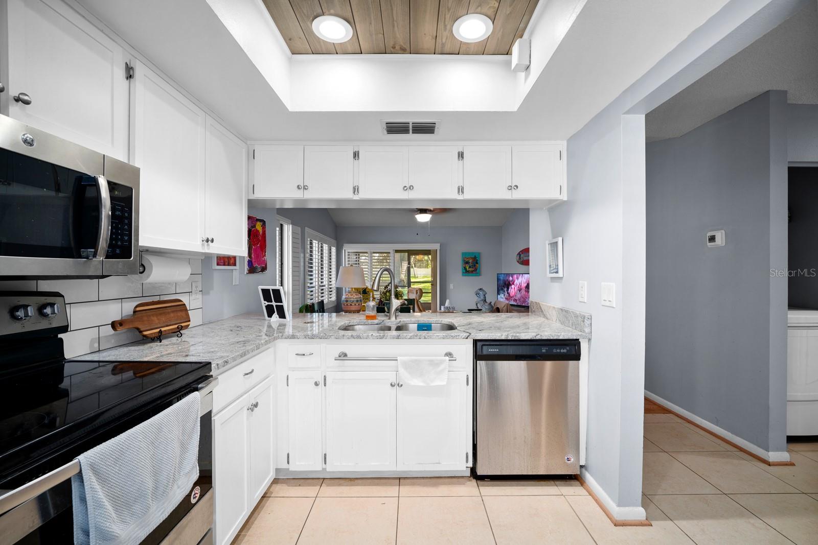801 OAK PARK PL — photo 17