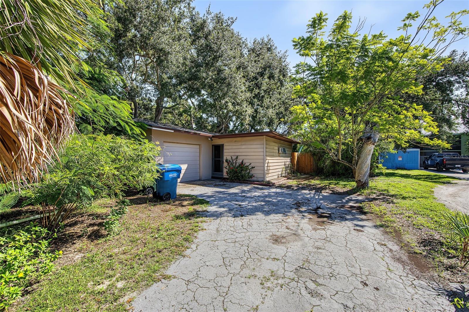 125 WERTZ DR — photo 2