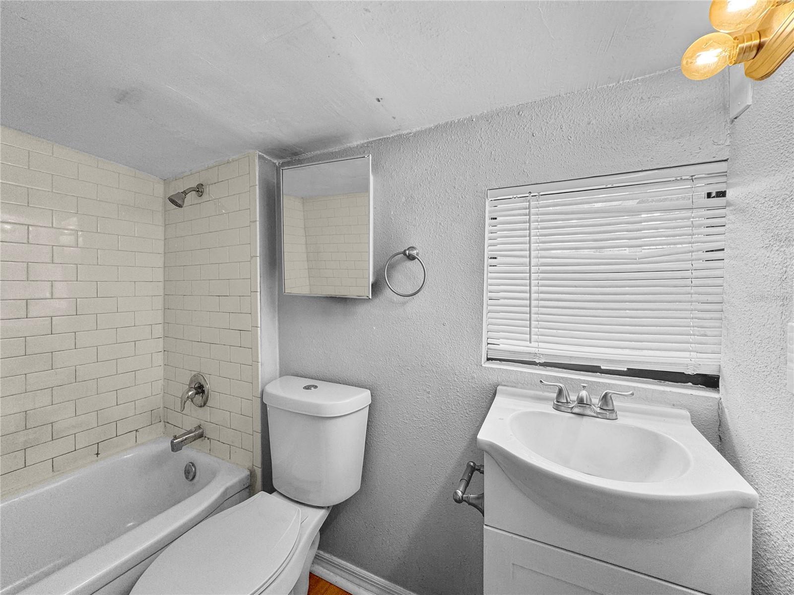 5304 E 14TH AVE — photo 14
