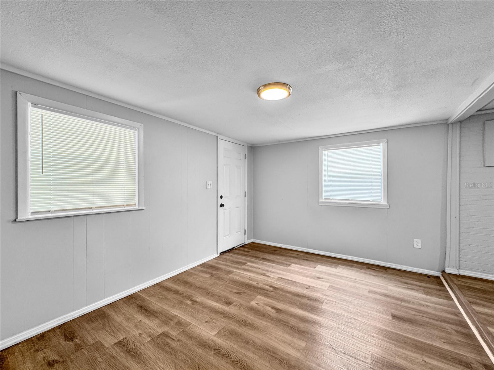 5304 E 14TH AVE — photo 11