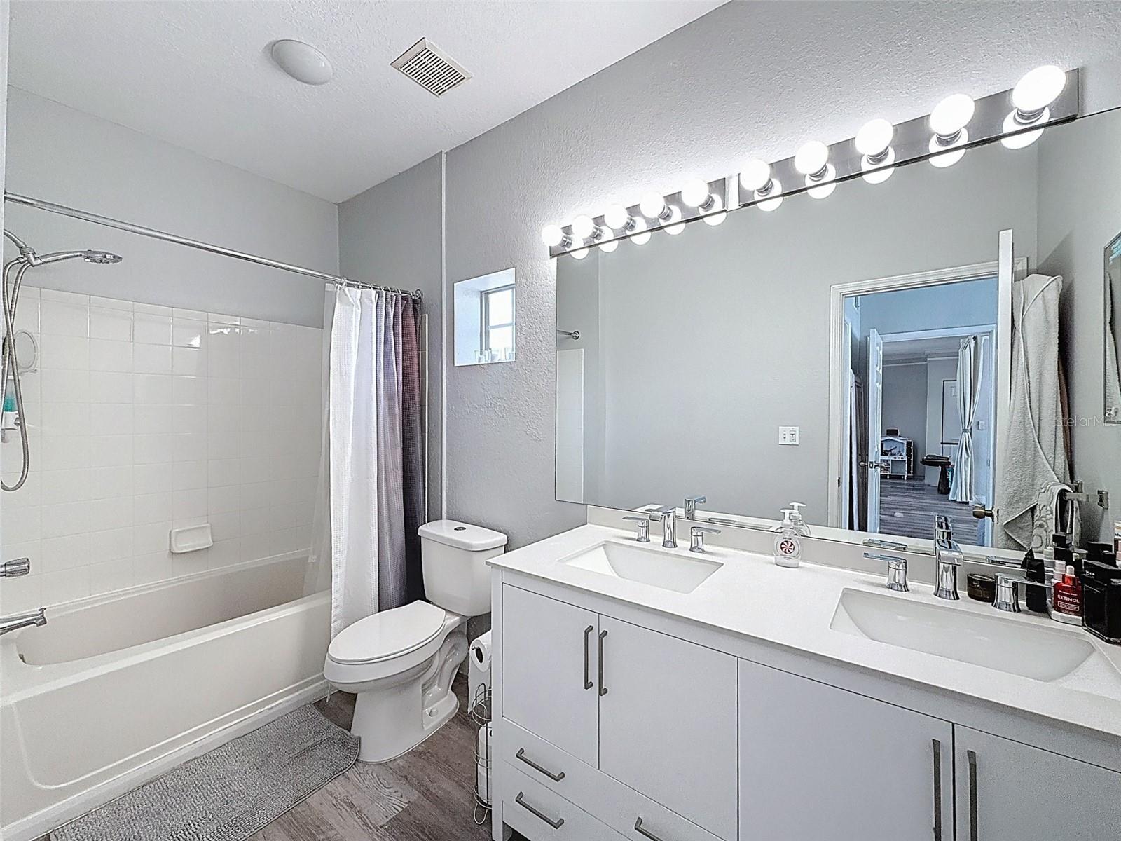 4340 BAYSIDE VILLAGE DR #201 — photo 29