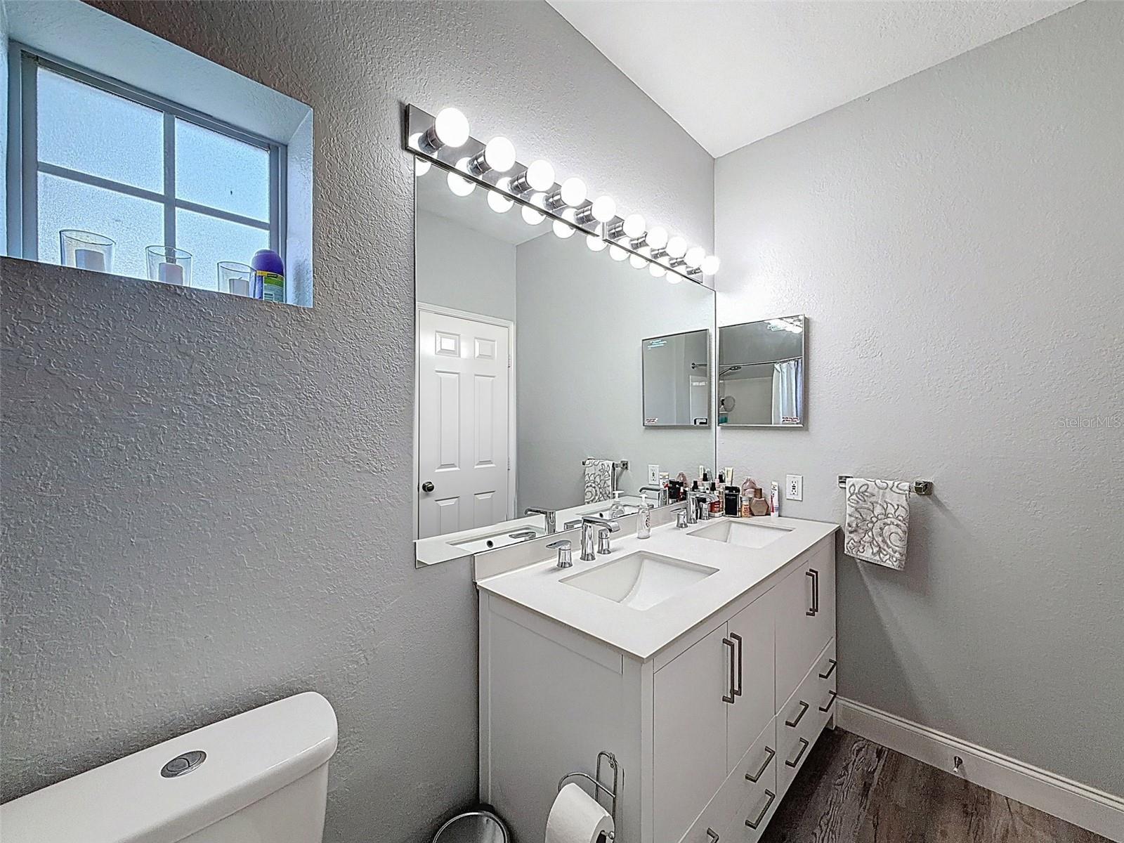 4340 BAYSIDE VILLAGE DR #201 — photo 32