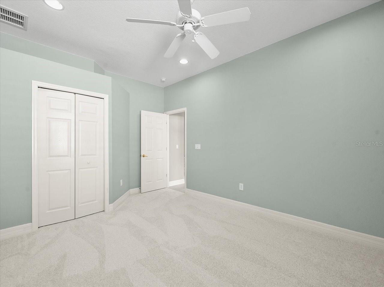 15019 LAKE EMERALD BLVD — photo 33