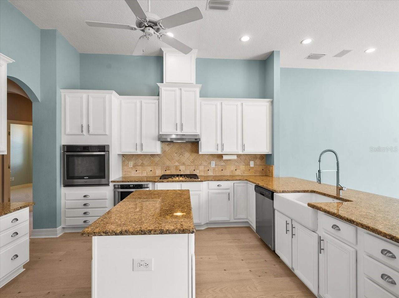 15019 LAKE EMERALD BLVD — photo 16