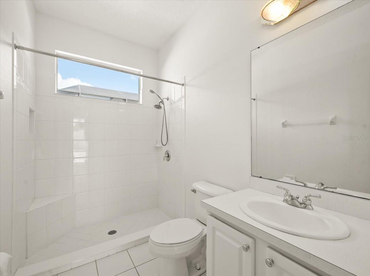 15019 LAKE EMERALD BLVD — photo 34