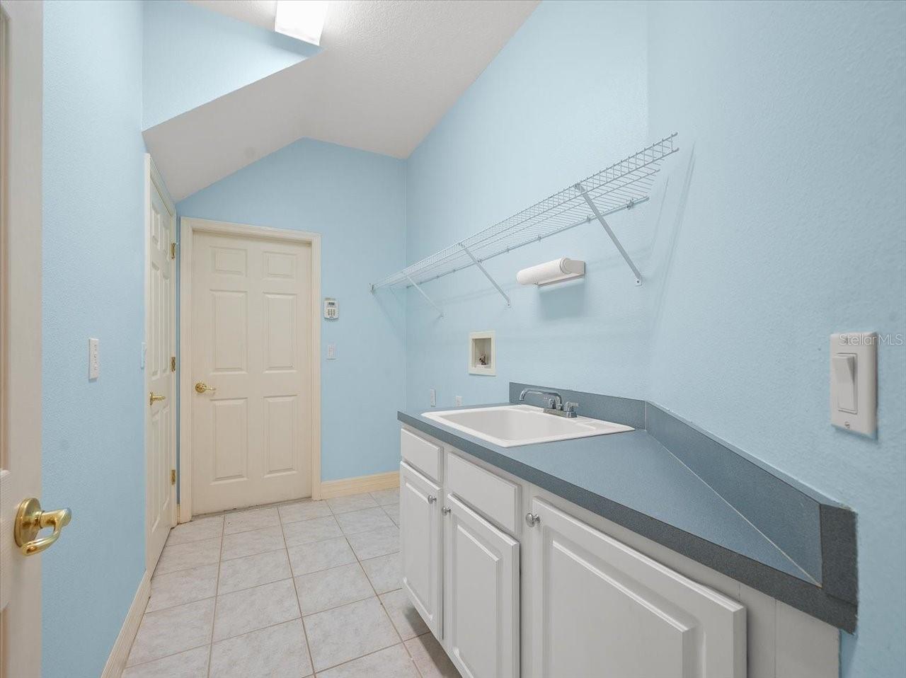 15019 LAKE EMERALD BLVD — photo 36
