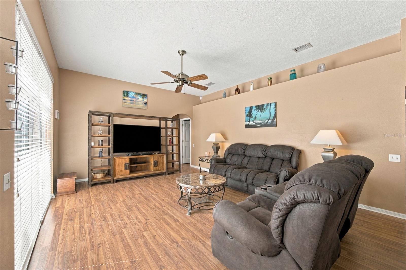 878 CENTERWOOD DR — photo 9