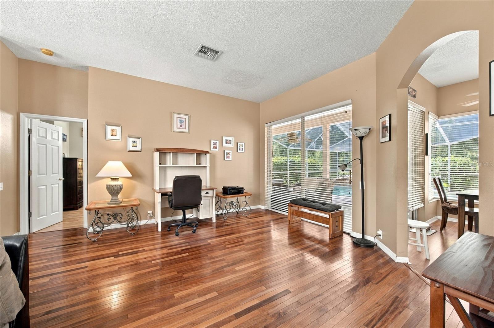 878 CENTERWOOD DR — photo 8