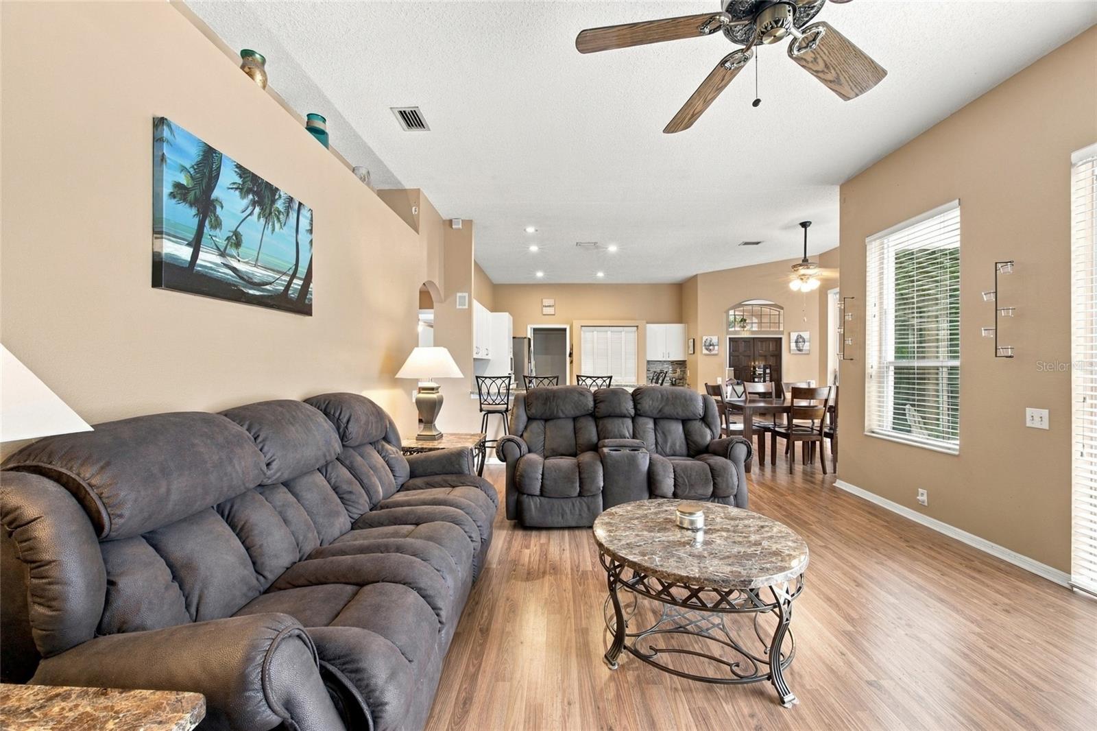 878 CENTERWOOD DR — photo 10