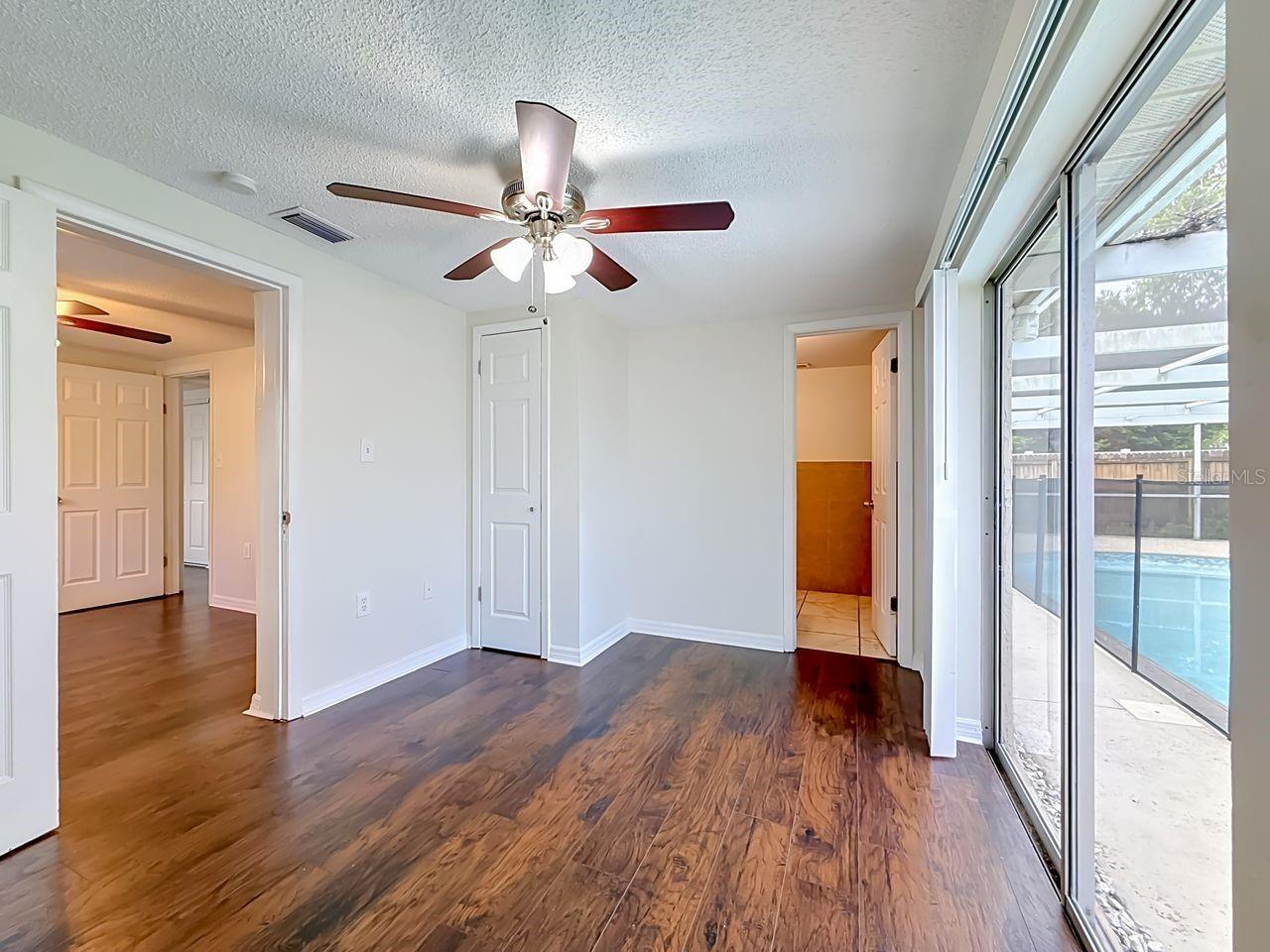 9015 COLLAGE LN — photo 18