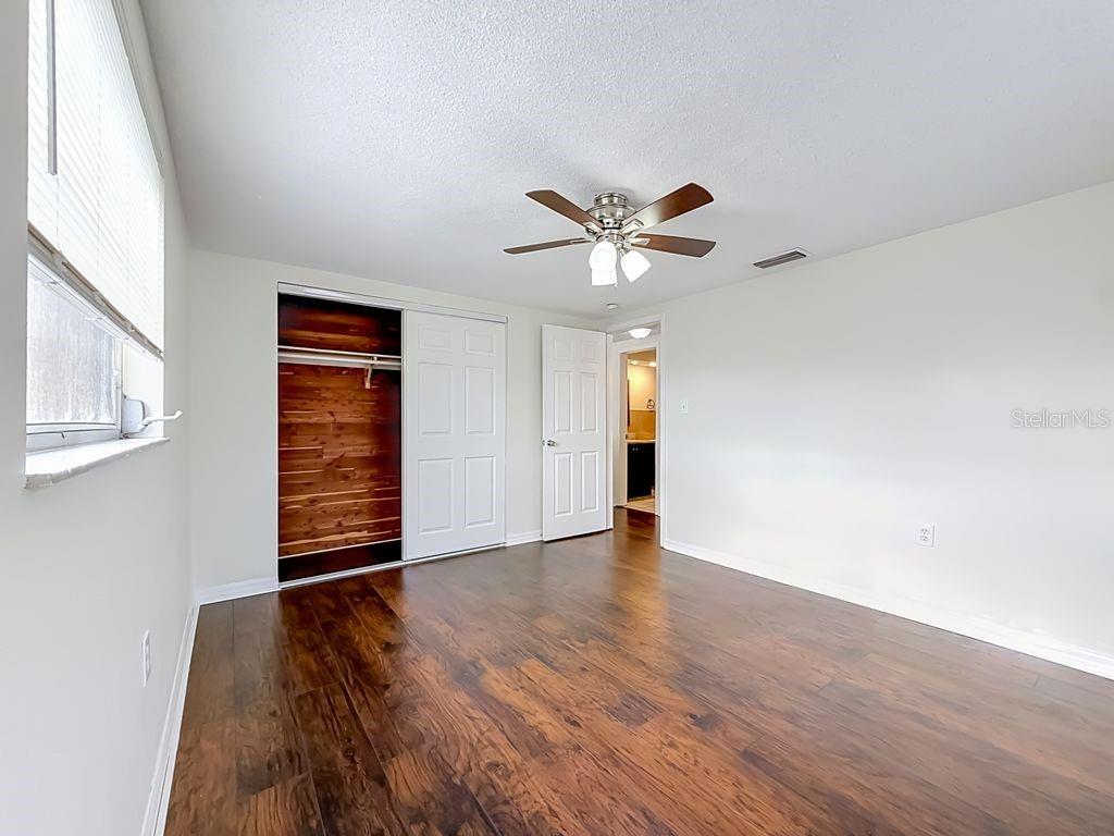 9015 COLLAGE LN — photo 24