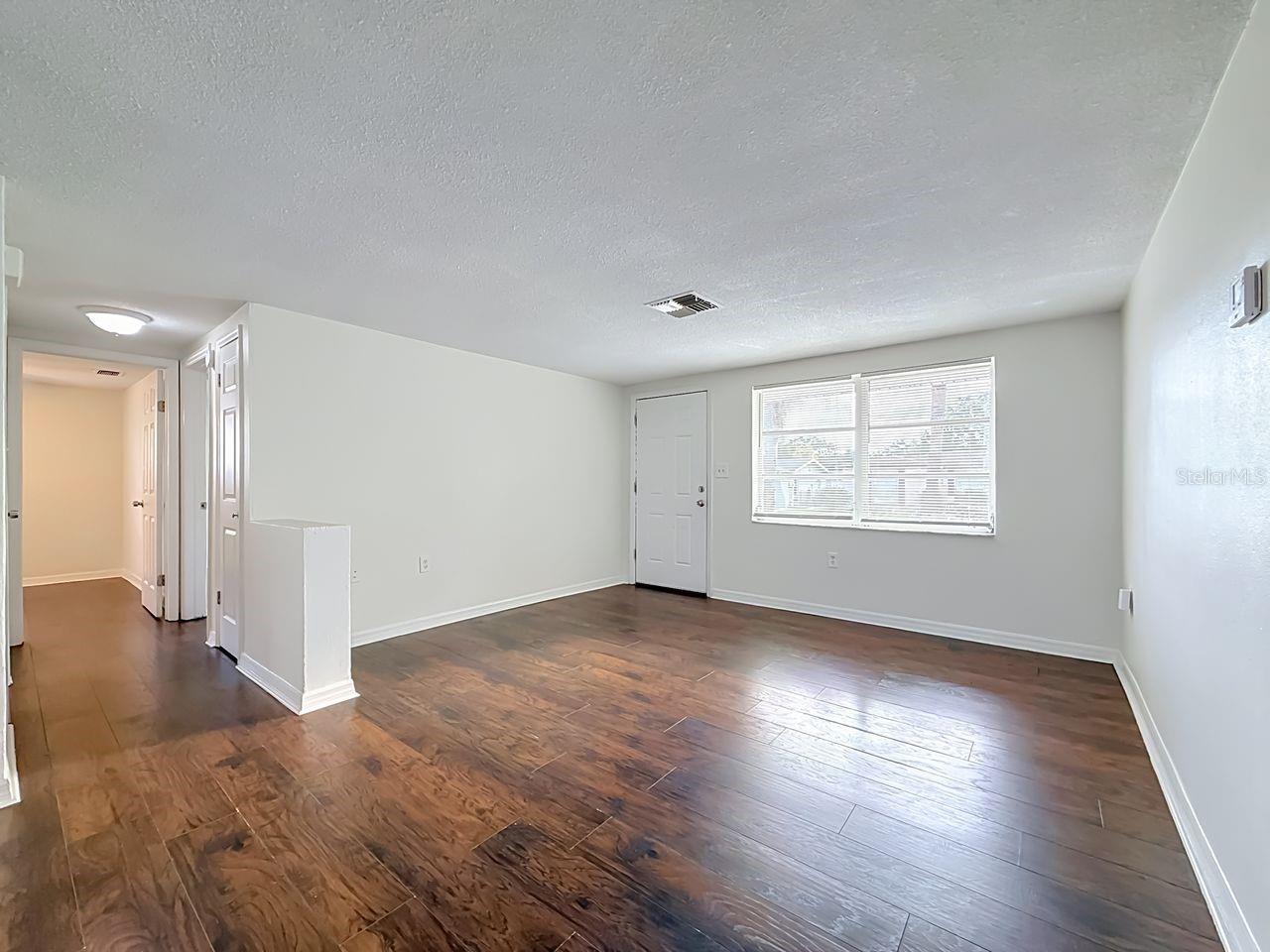 9015 COLLAGE LN — photo 5