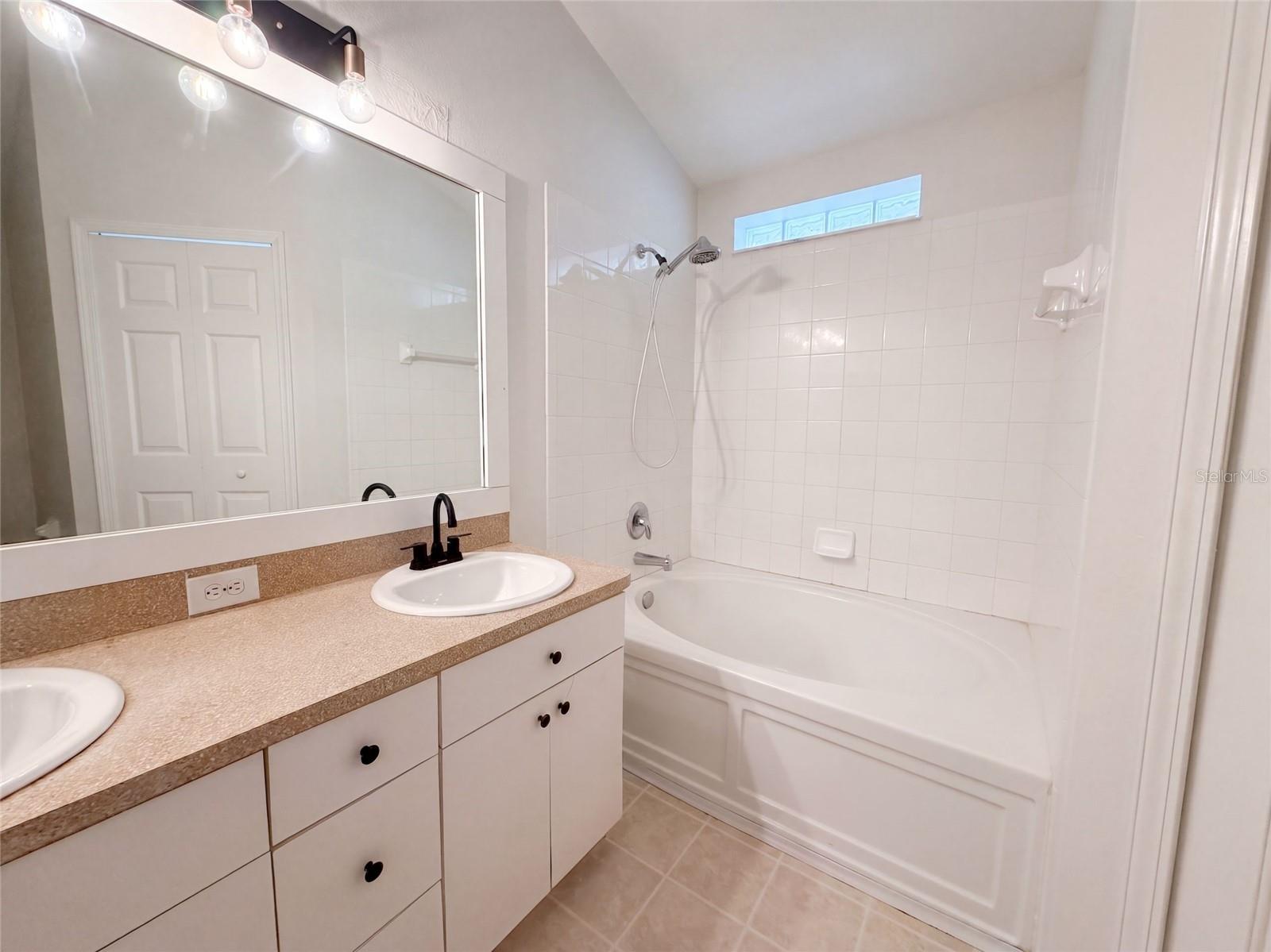 16005 STAGS LEAP DR — photo 8