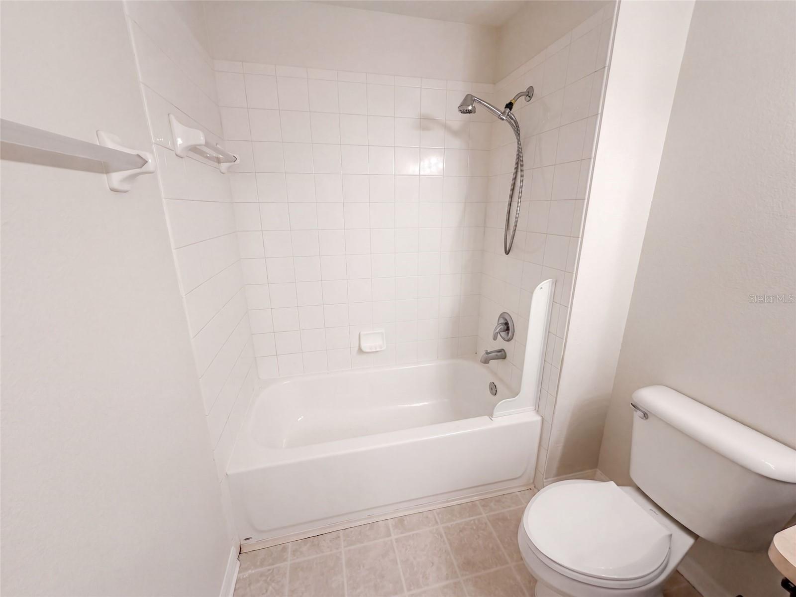 16005 STAGS LEAP DR — photo 20