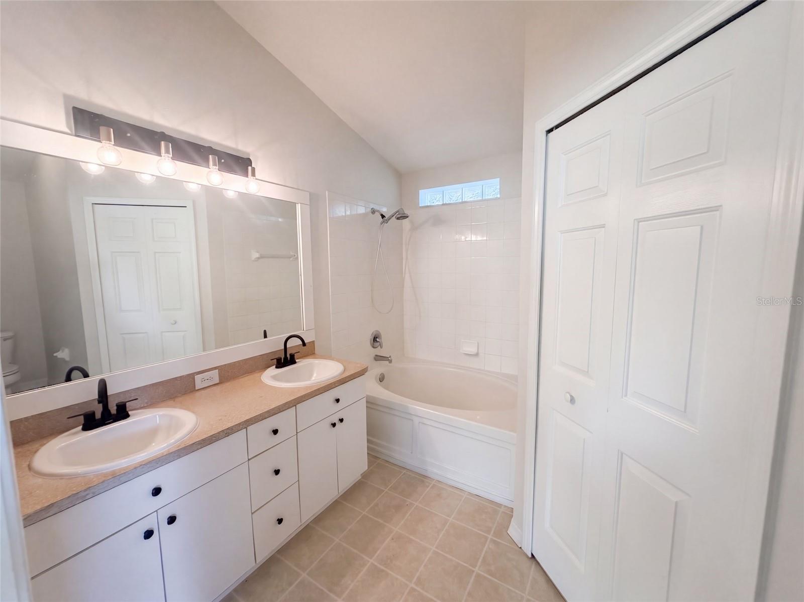 16005 STAGS LEAP DR — photo 23