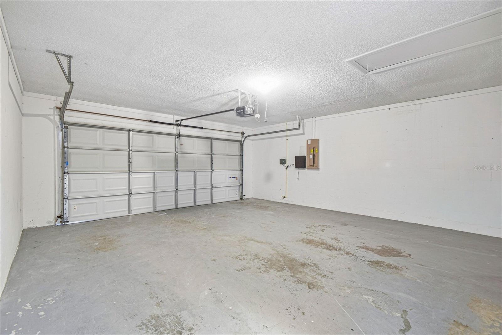 9006 DIXIANA VILLA CIR — photo 59