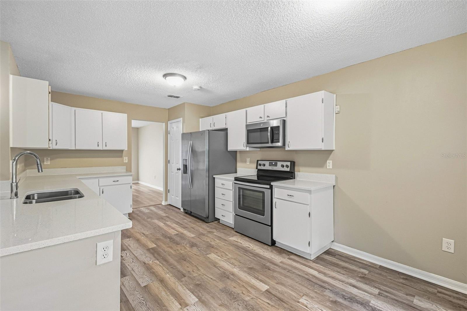 9006 DIXIANA VILLA CIR — photo 23