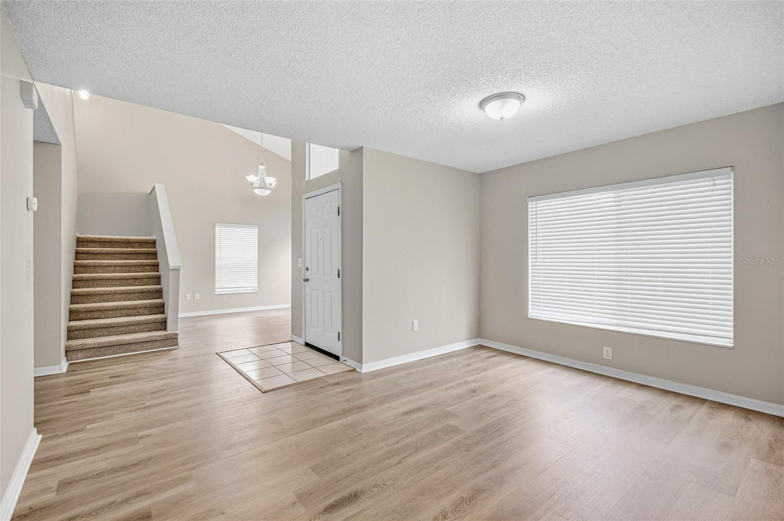 9006 DIXIANA VILLA CIR — photo 16