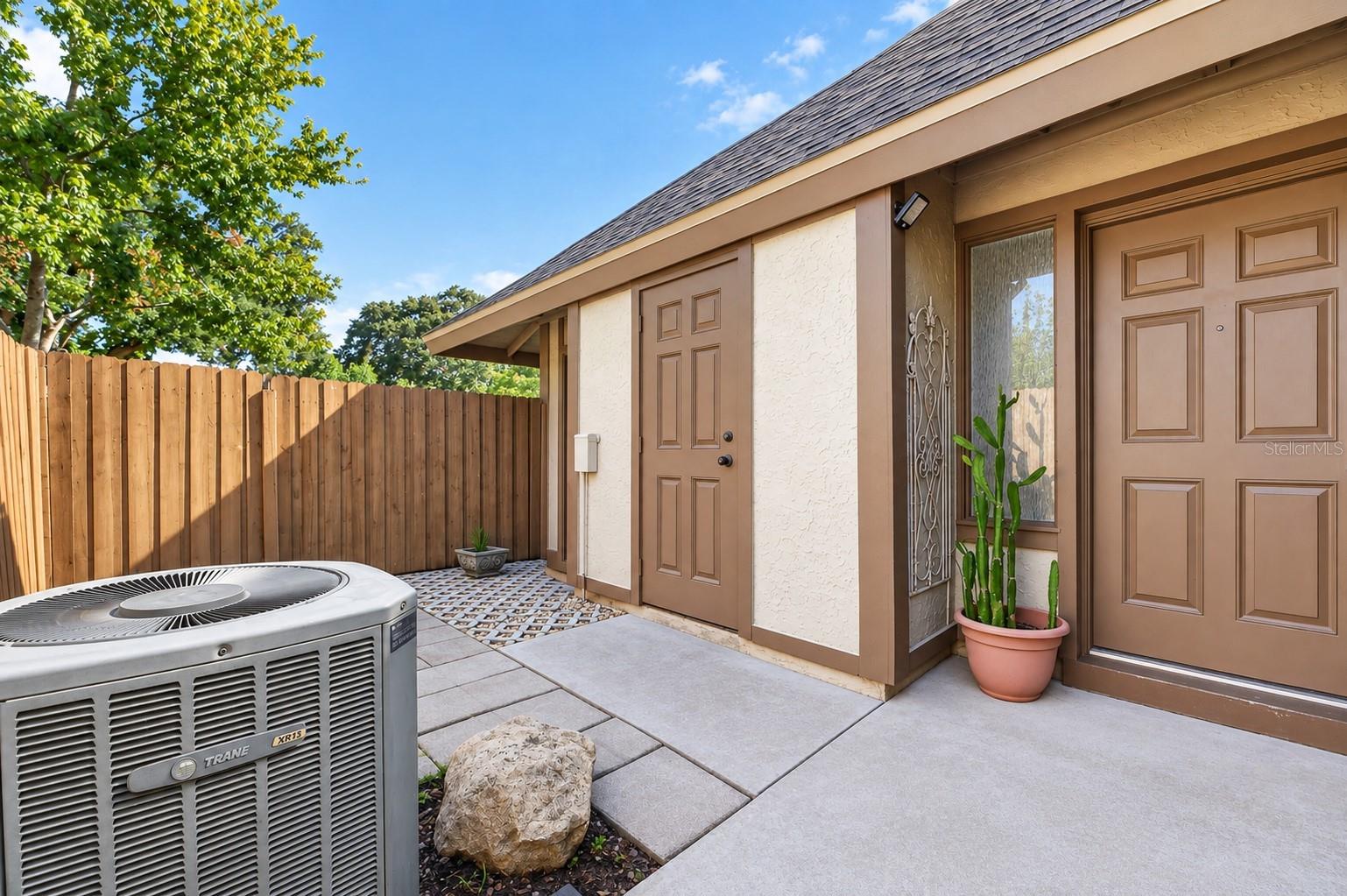 810 HUNTERS CT — photo 5