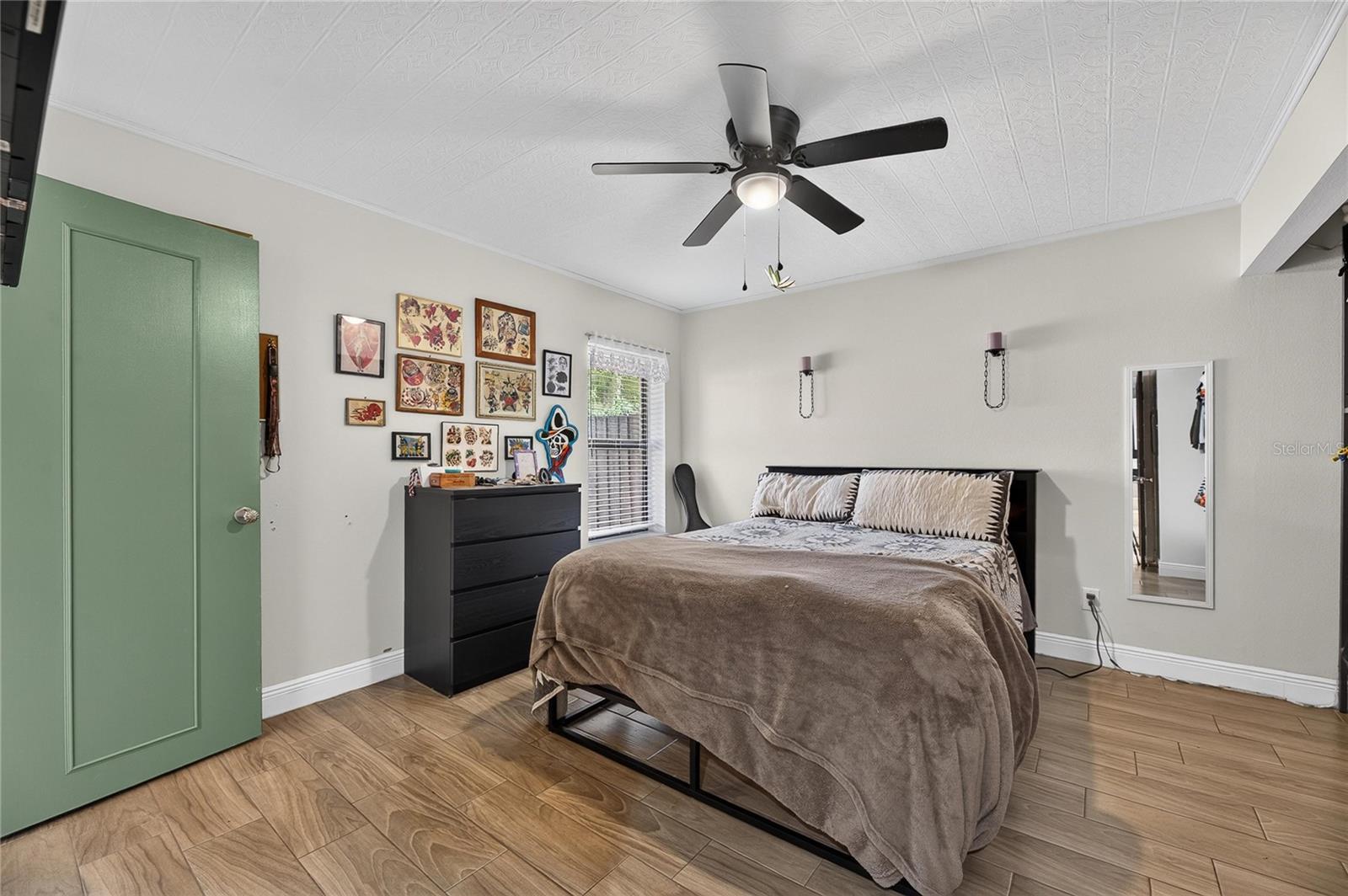 810 HUNTERS CT — photo 24