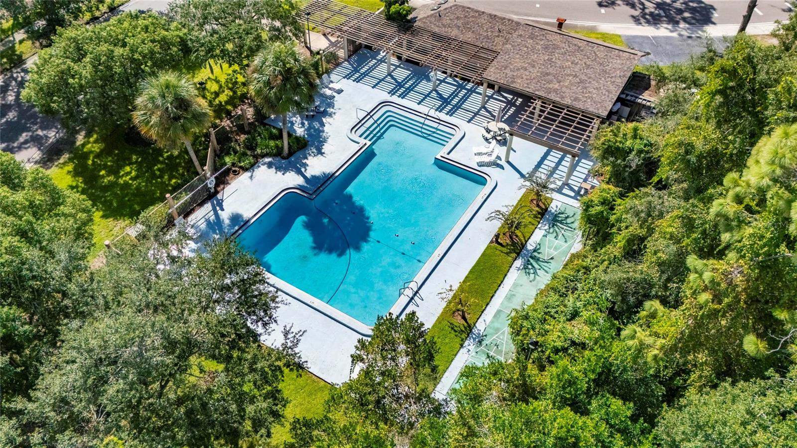 810 HUNTERS CT — photo 44