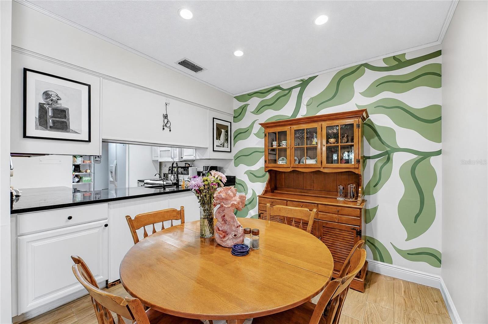 810 HUNTERS CT — photo 13