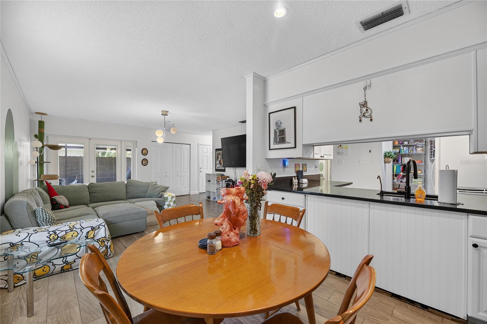 810 HUNTERS CT — photo 15