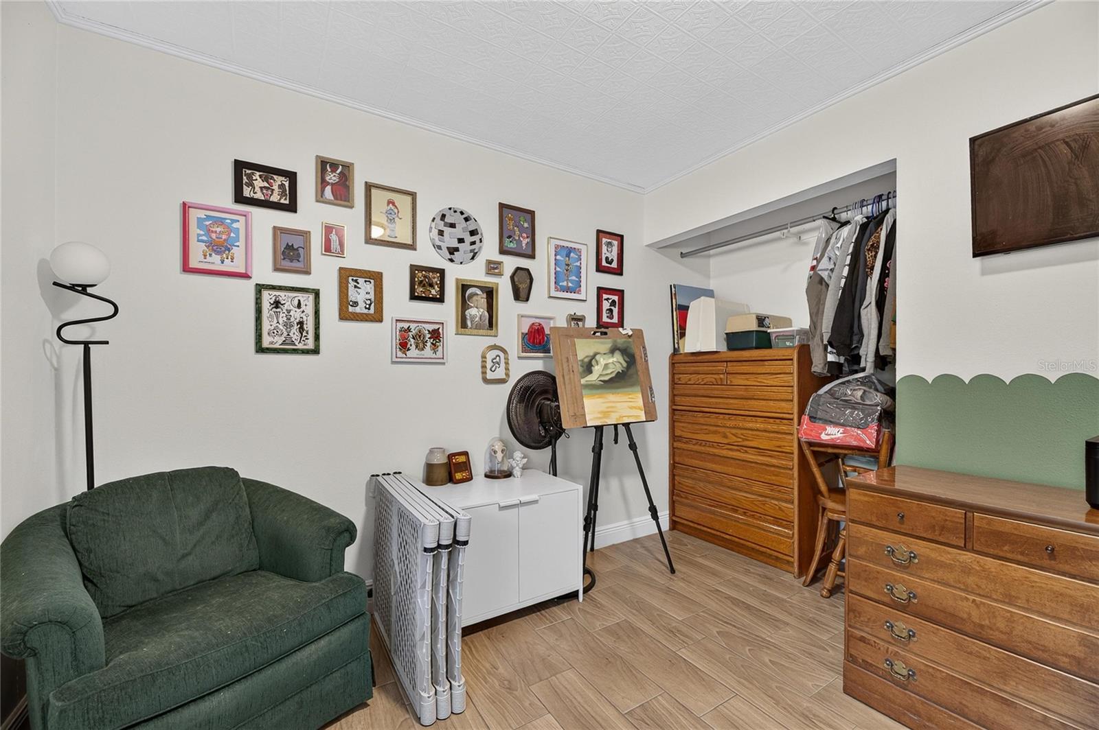 810 HUNTERS CT — photo 30