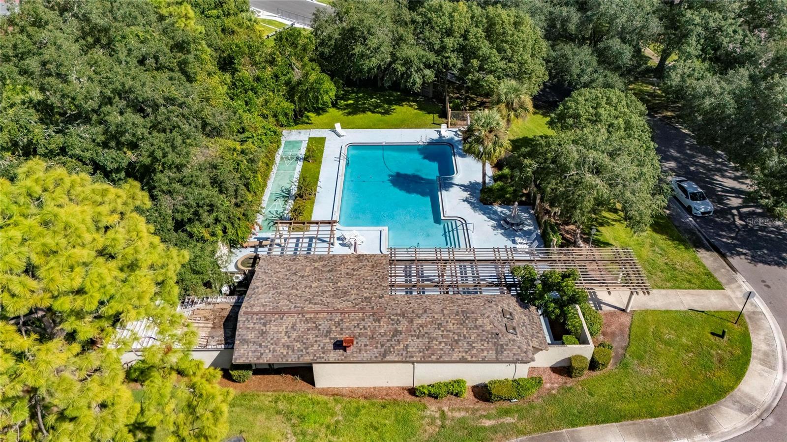 810 HUNTERS CT — photo 42