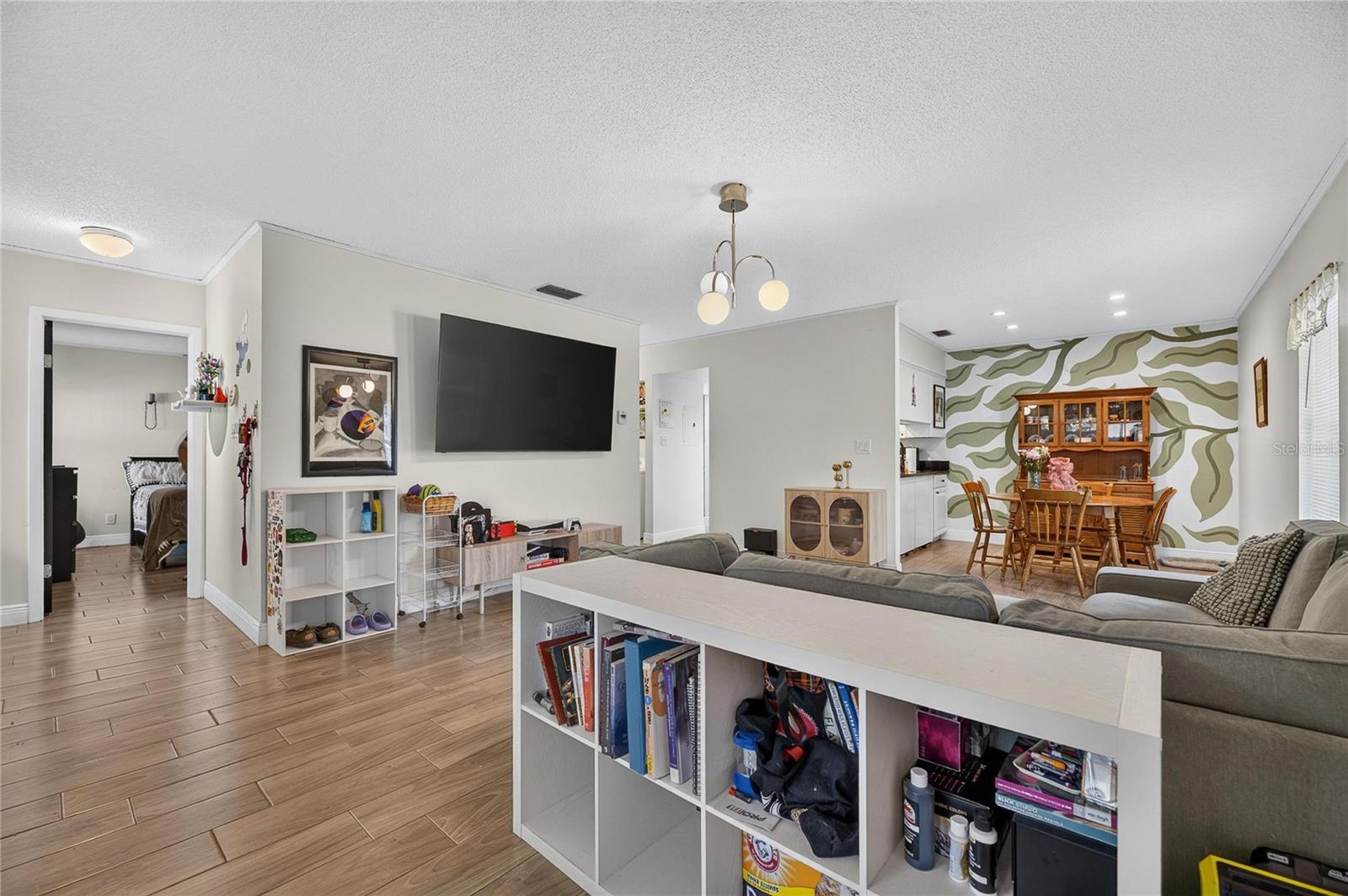 810 HUNTERS CT — photo 11