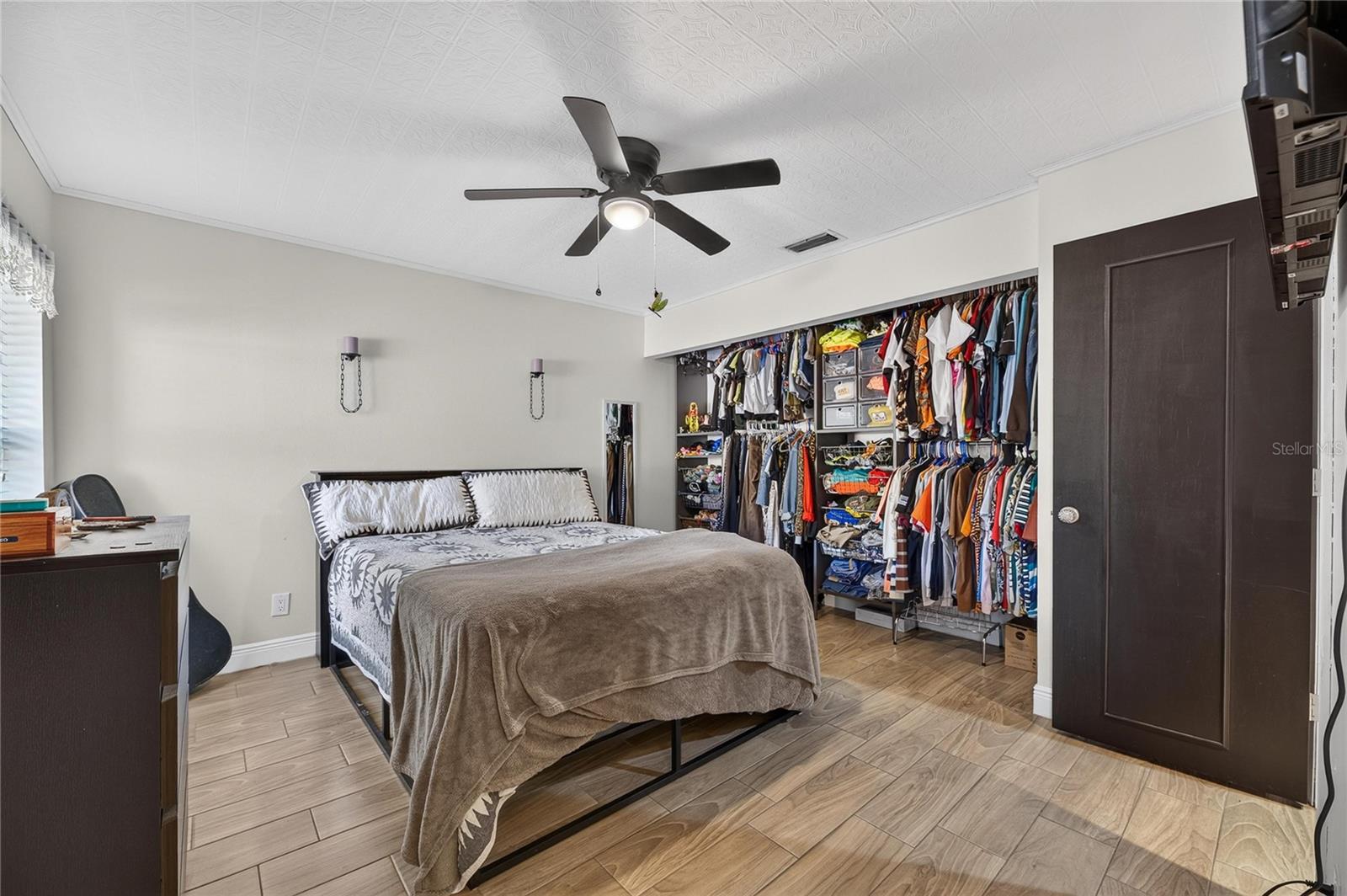 810 HUNTERS CT — photo 23