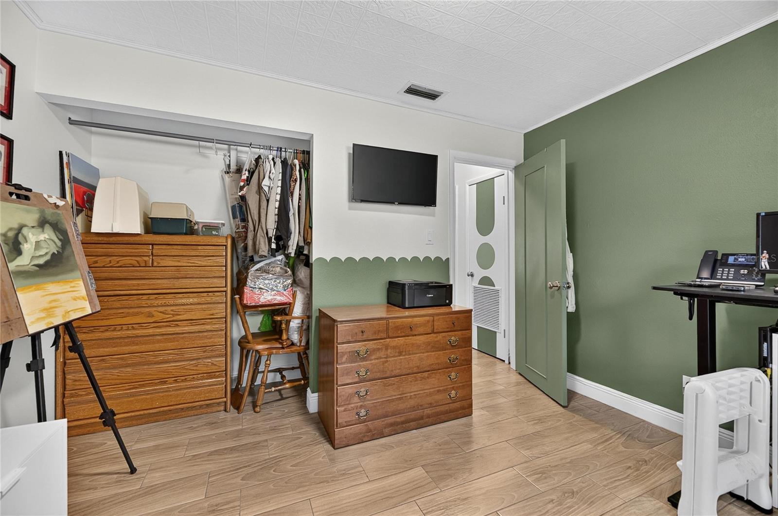 810 HUNTERS CT — photo 31