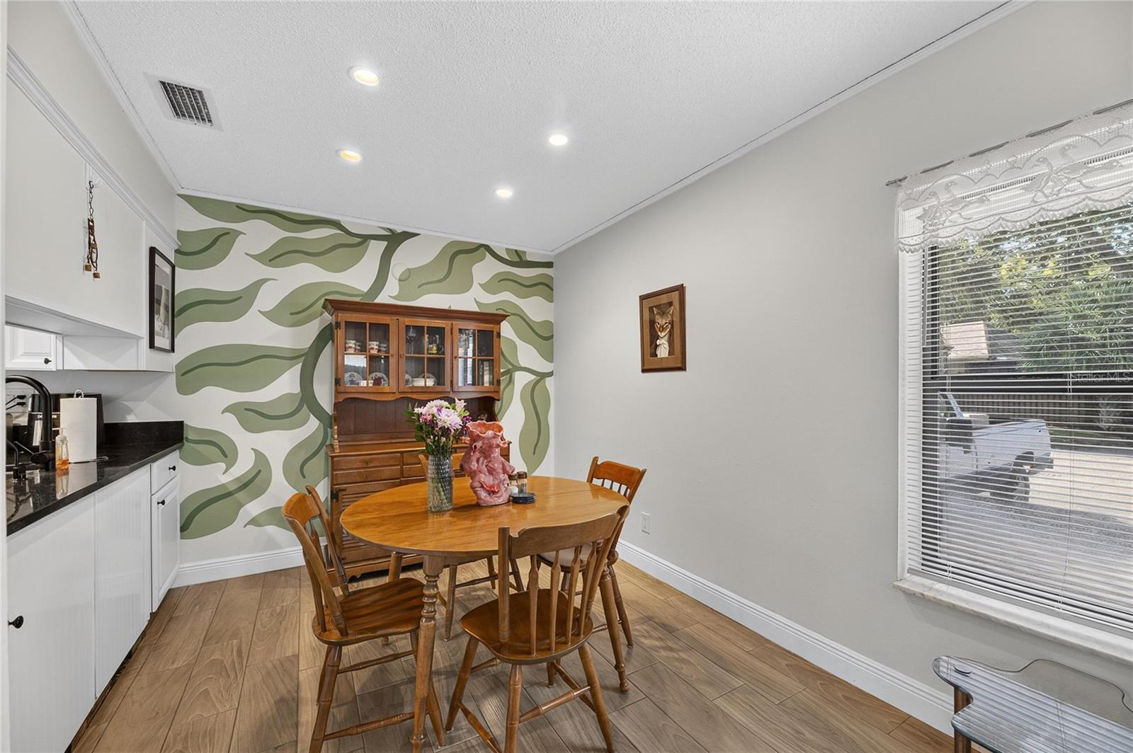 810 HUNTERS CT — photo 14