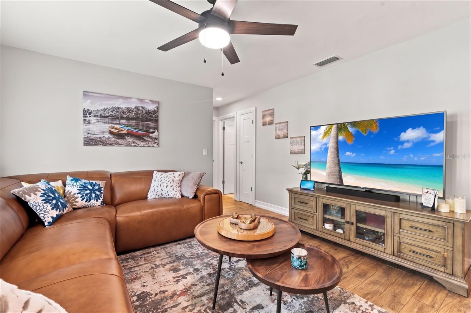 3369 HUNT CLUB DR — photo 8