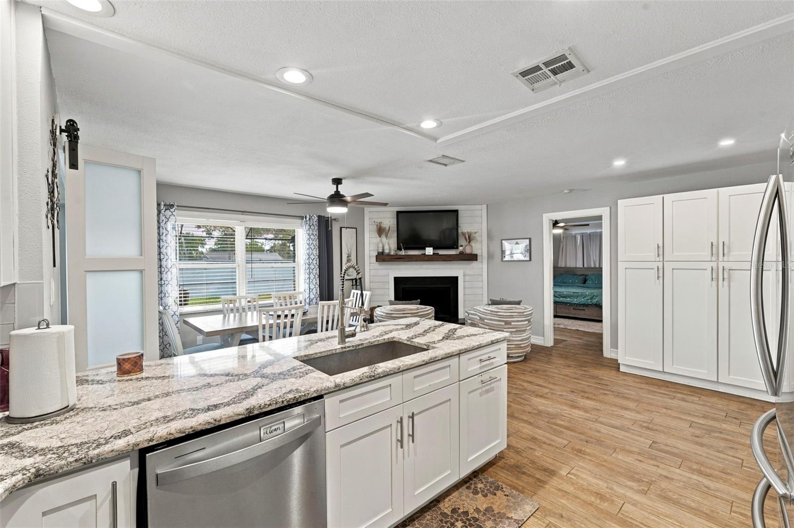 3369 HUNT CLUB DR — photo 20