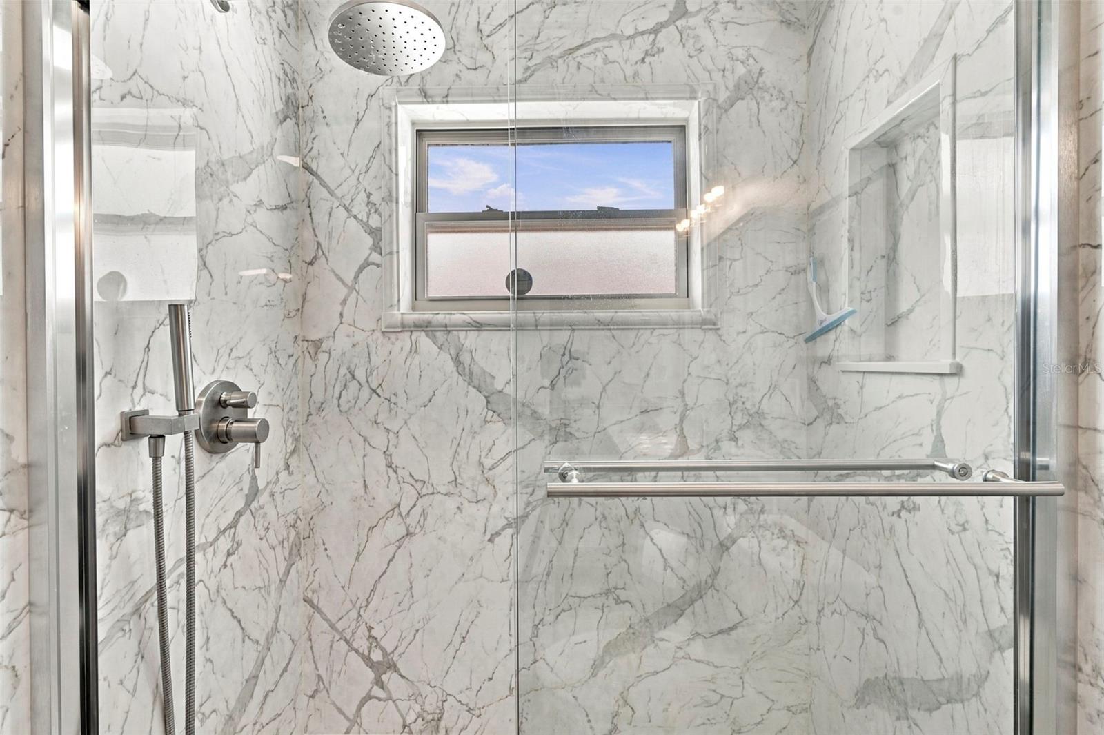 3369 HUNT CLUB DR — photo 36