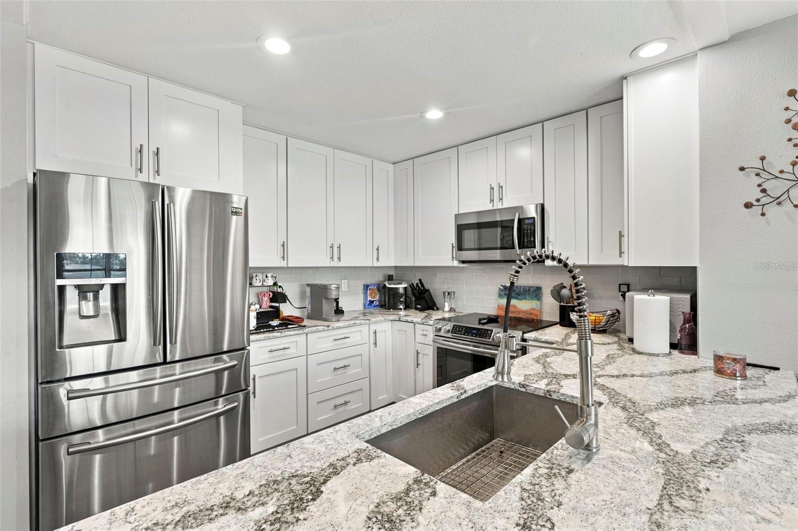 3369 HUNT CLUB DR — photo 15