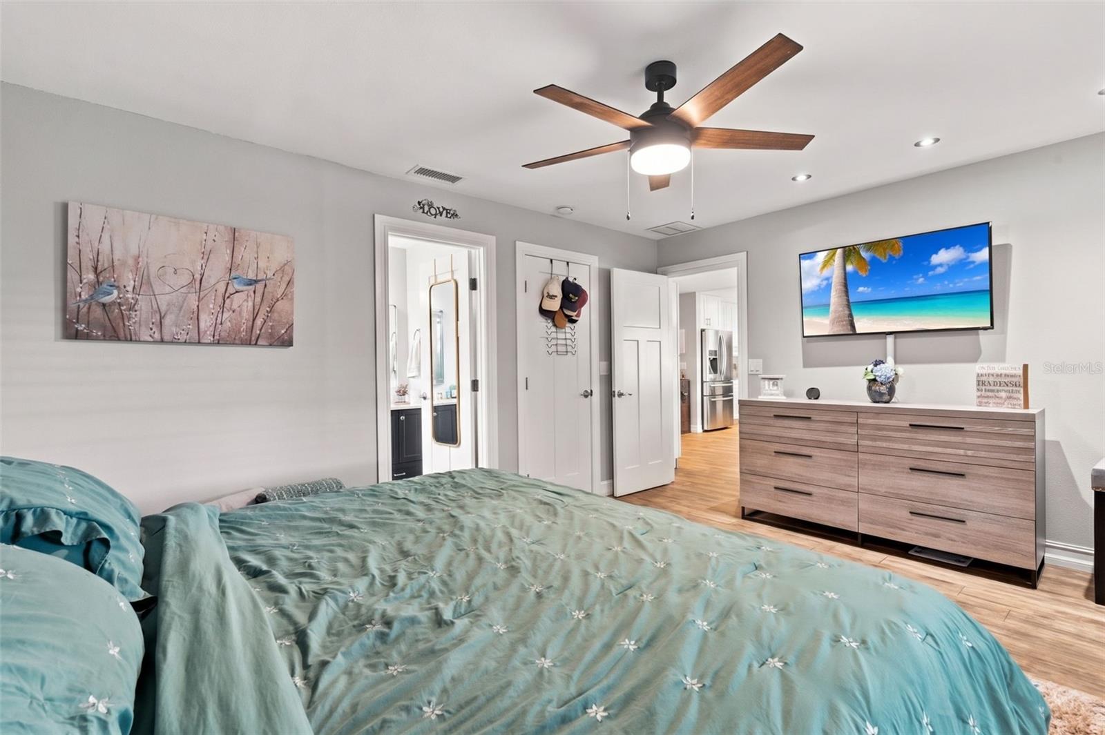 3369 HUNT CLUB DR — photo 33