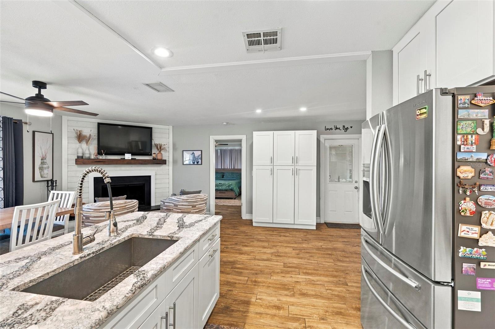 3369 HUNT CLUB DR — photo 18