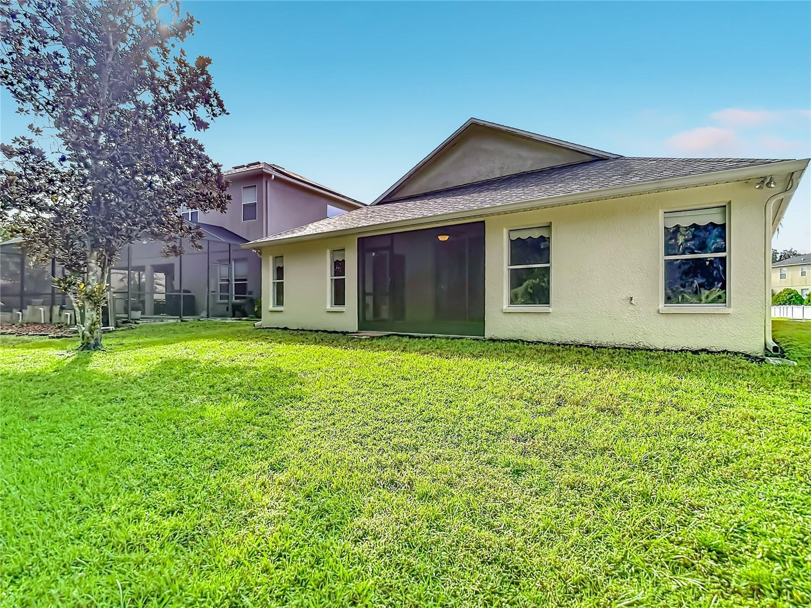 18453 CYPRESS BAY PKWY — photo 47
