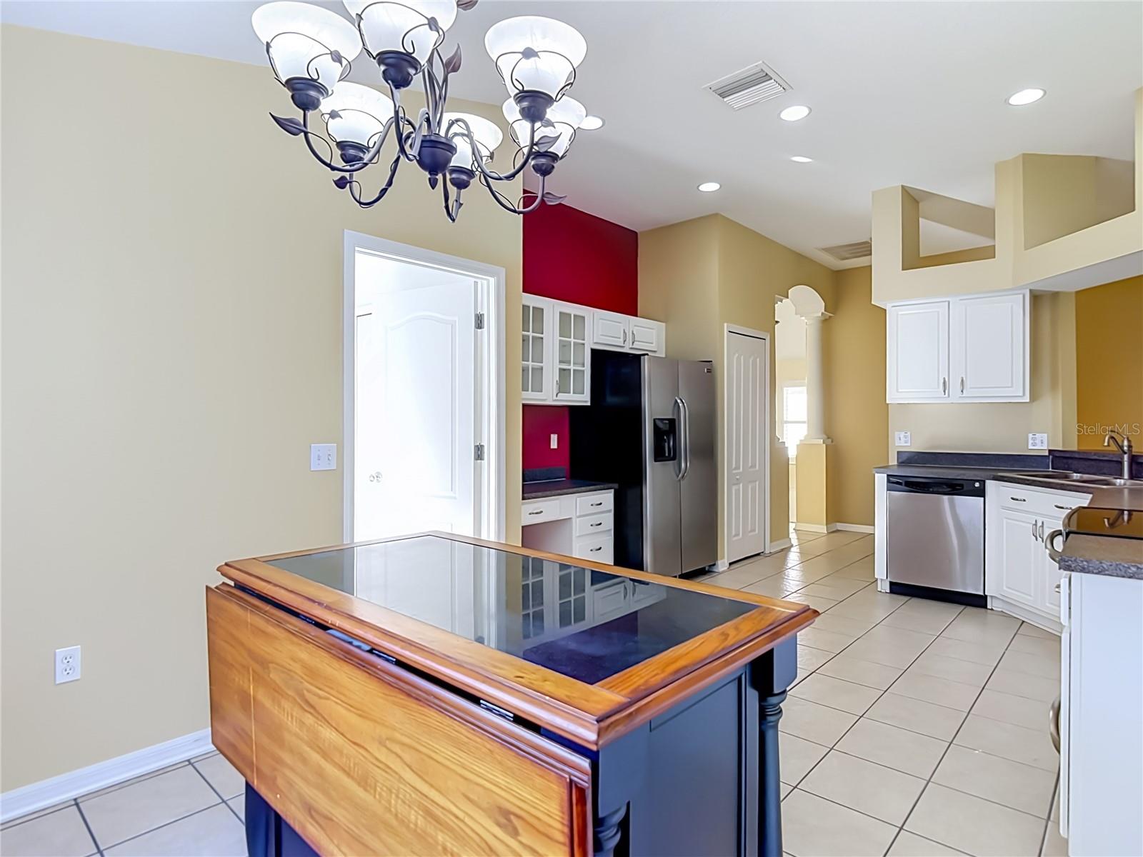 18453 CYPRESS BAY PKWY — photo 24