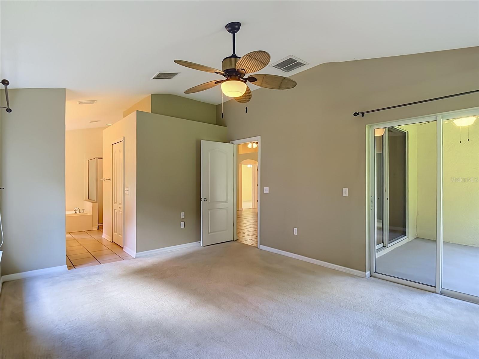 18453 CYPRESS BAY PKWY — photo 29