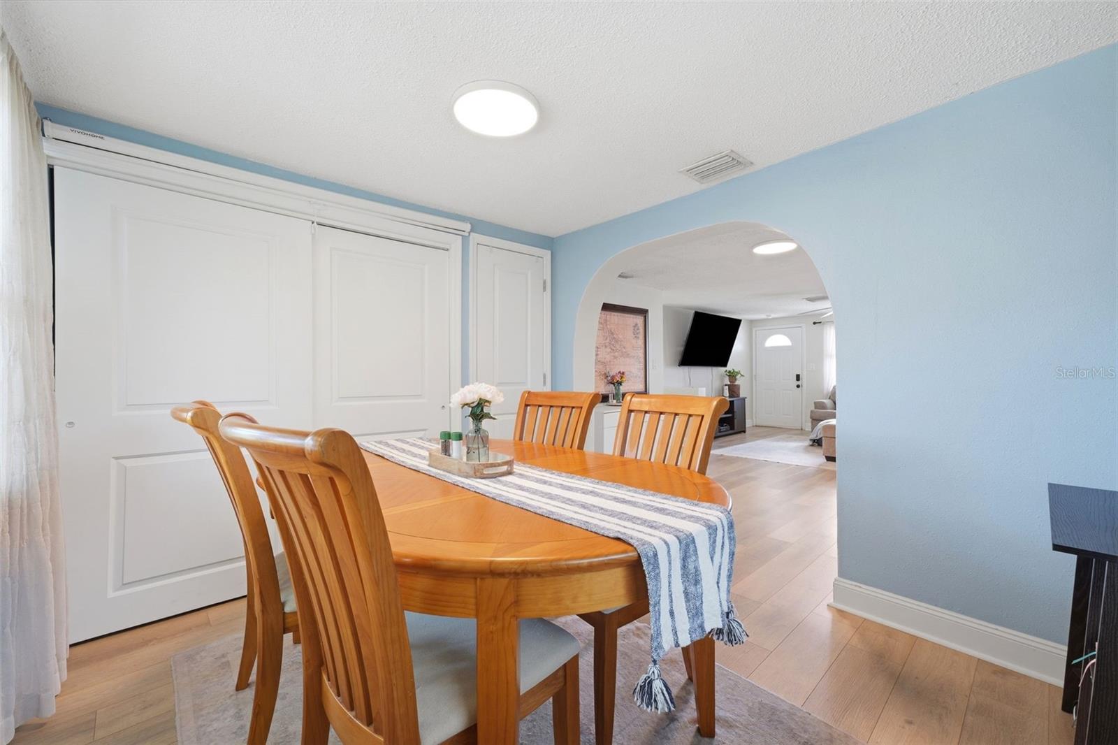 10025 SLEEPY HOLLOW LN — photo 8